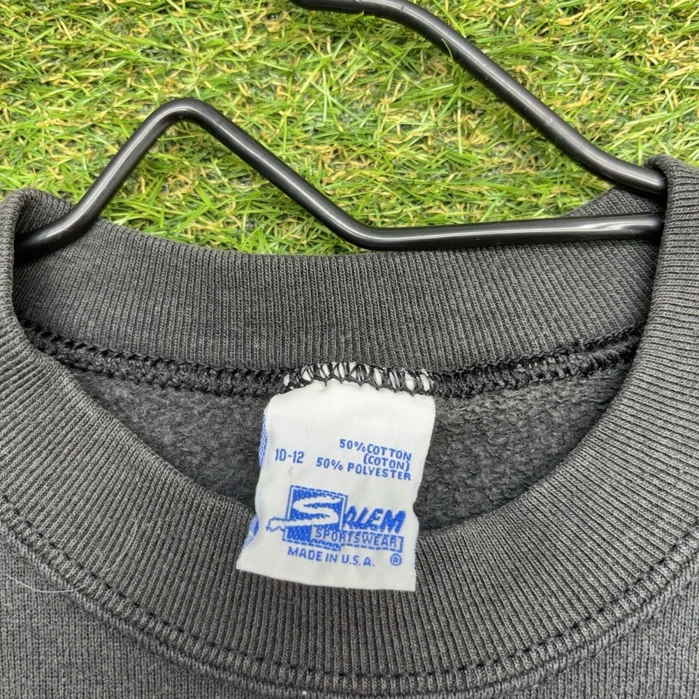 Salem Sportswear shop confidence